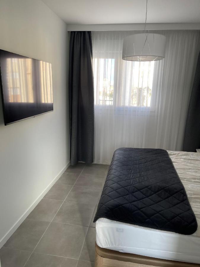 Sunny Apartment In Denia With Outdoor Swimming Pool And Garage Parking Place Included, 300M From The Sandy Beach Buitenkant foto
